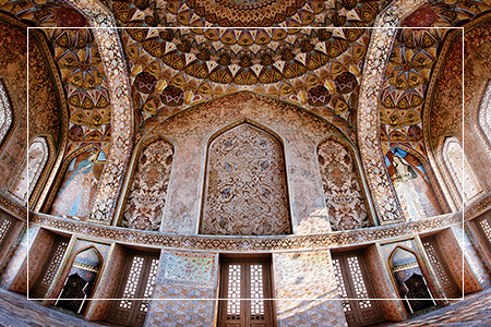 طرح جامع بازآفرینی کاخ آیینه خانه اصفهان بر مبنای اسناد مصور و مکتوب